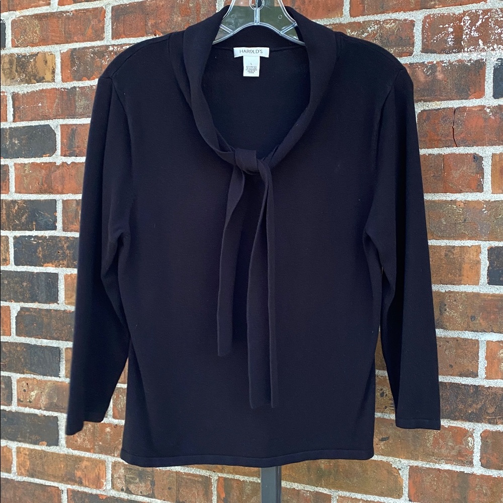 Harold’s Black Sweater Size L